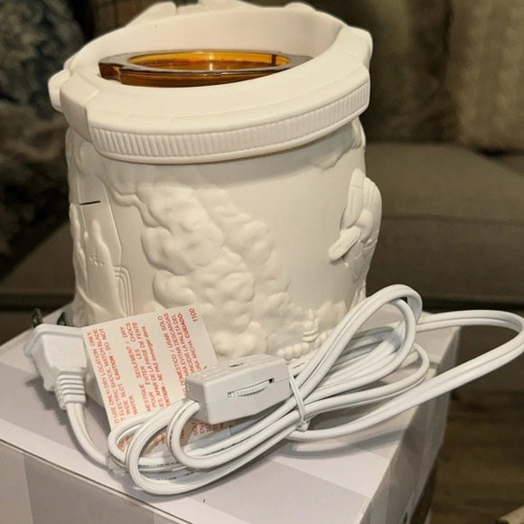 NWT Scentsy Home Authentic STAR WARS Millennium Falcon Full Size Warmer - Picture 12 of 12